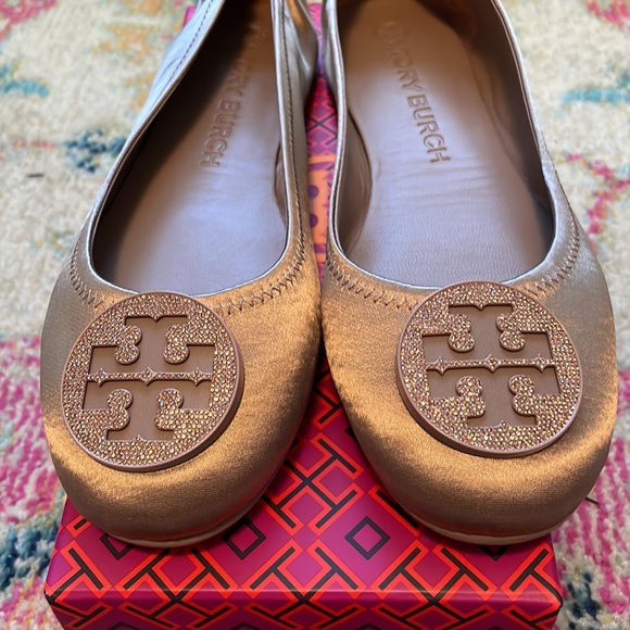 NEW! RARE TORY BURCH MINNIE FLATS - Picture 2 of 3